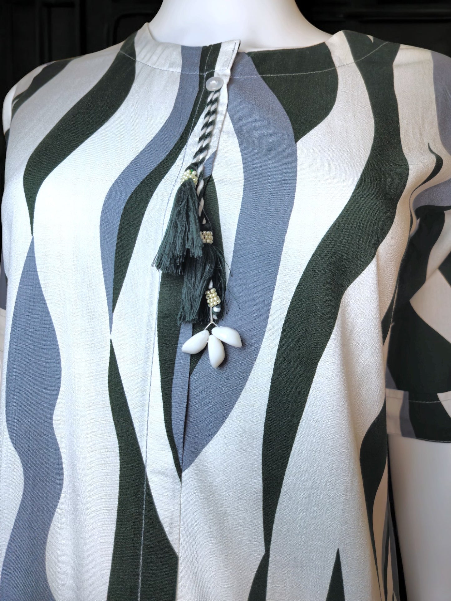 81-Kurti - Wavy pattern.