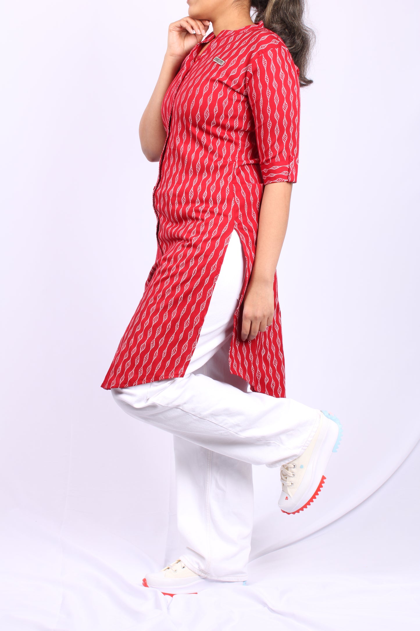 109-Kurti - Abstract white DNA pattern print.