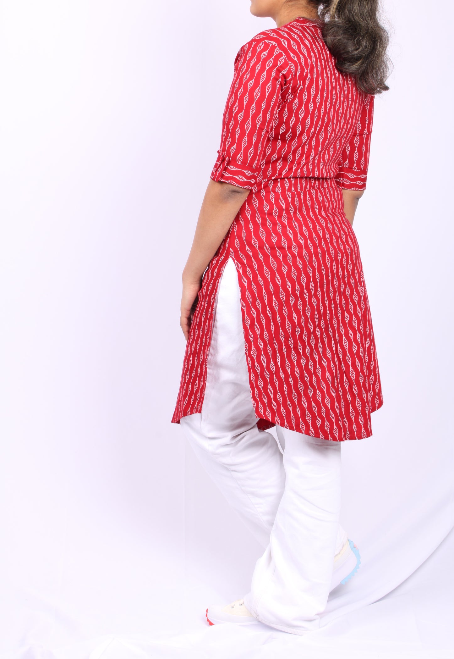 109-Kurti - Abstract white DNA pattern print.