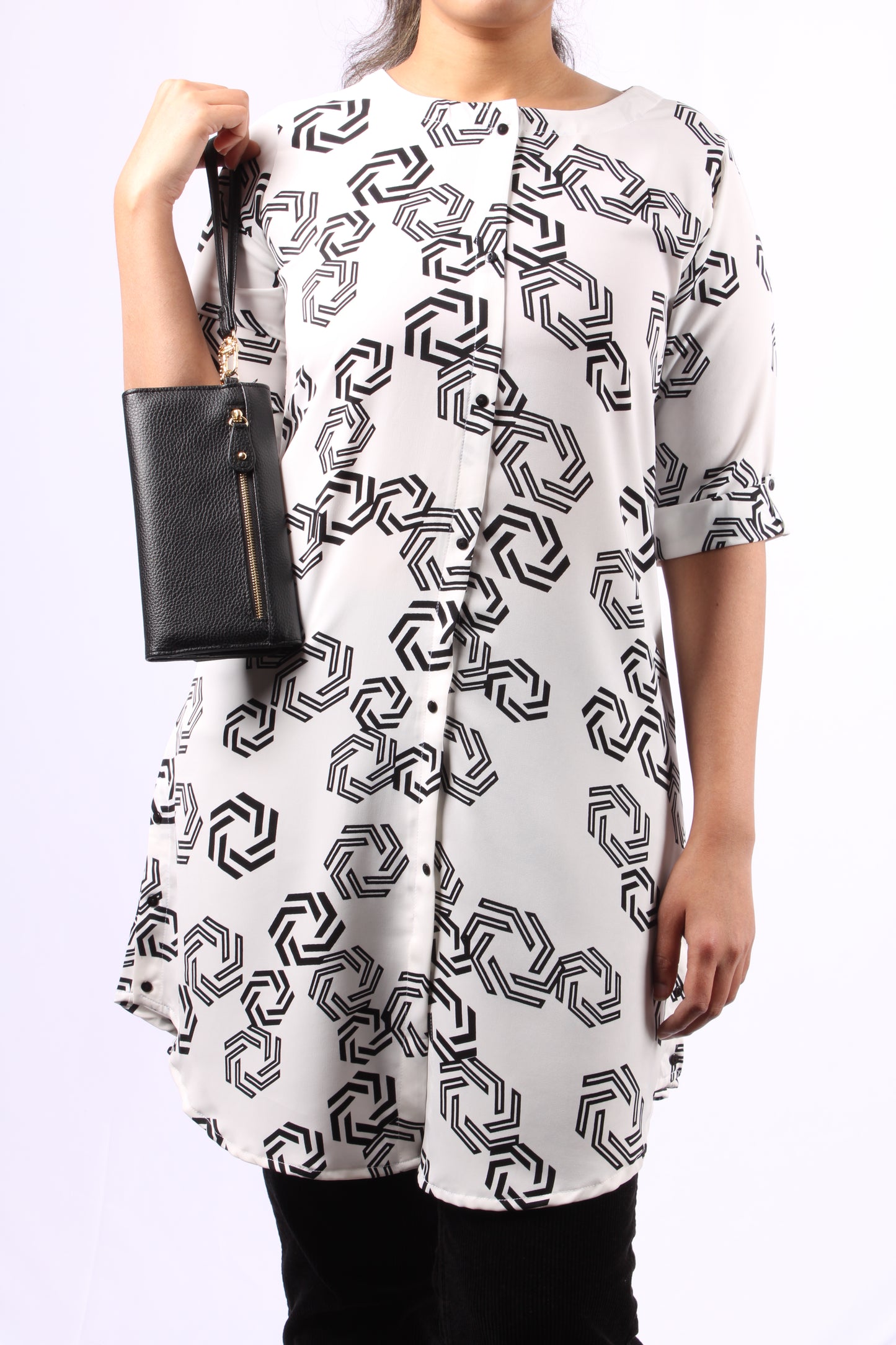 701 d - Kurti/Tunic - White & black abstract print.