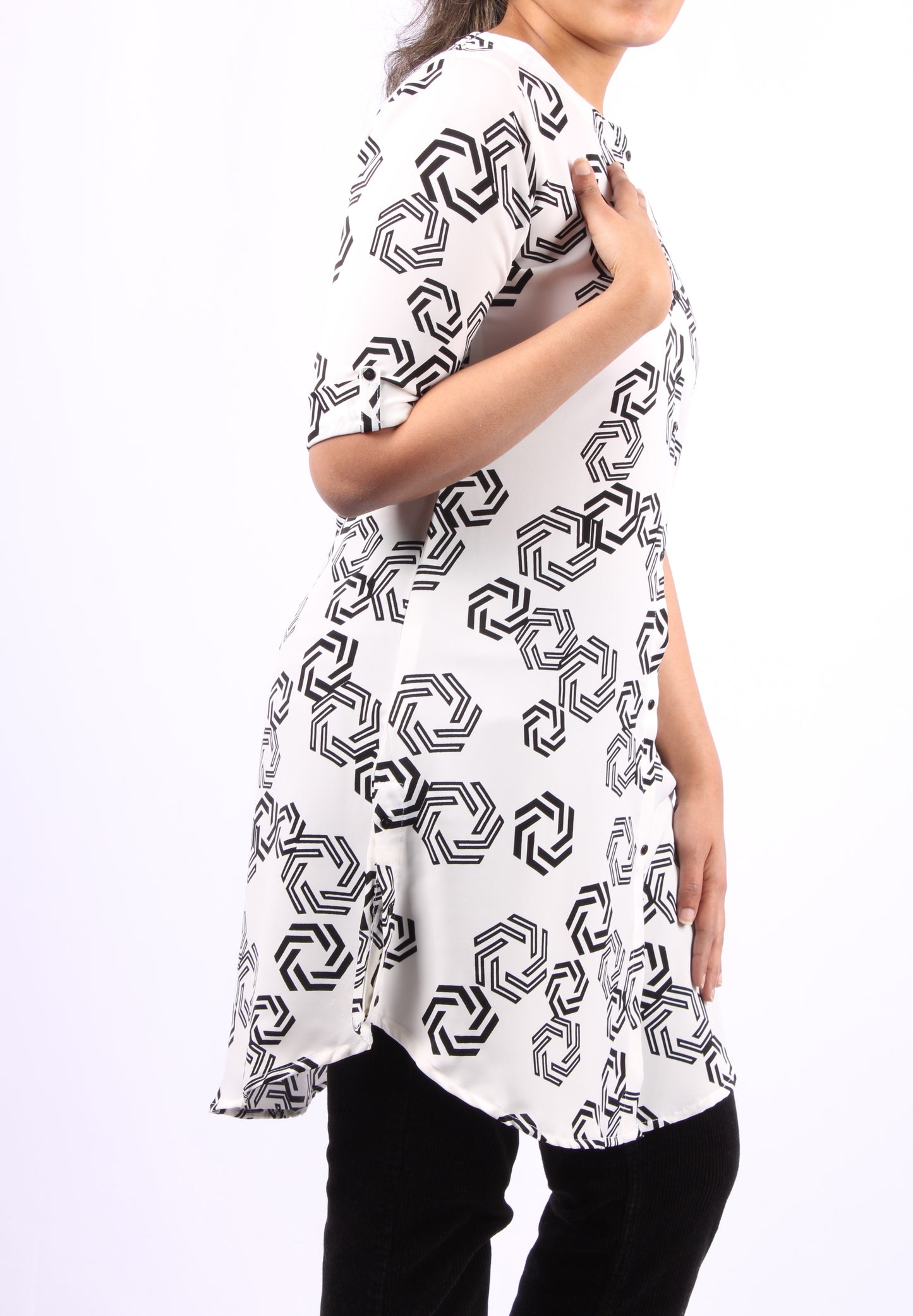 701 d - Kurti/Tunic - White & black abstract print.