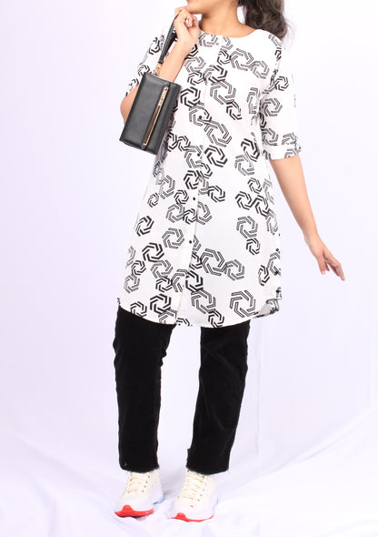 701 d - Kurti/Tunic - White & black abstract print.