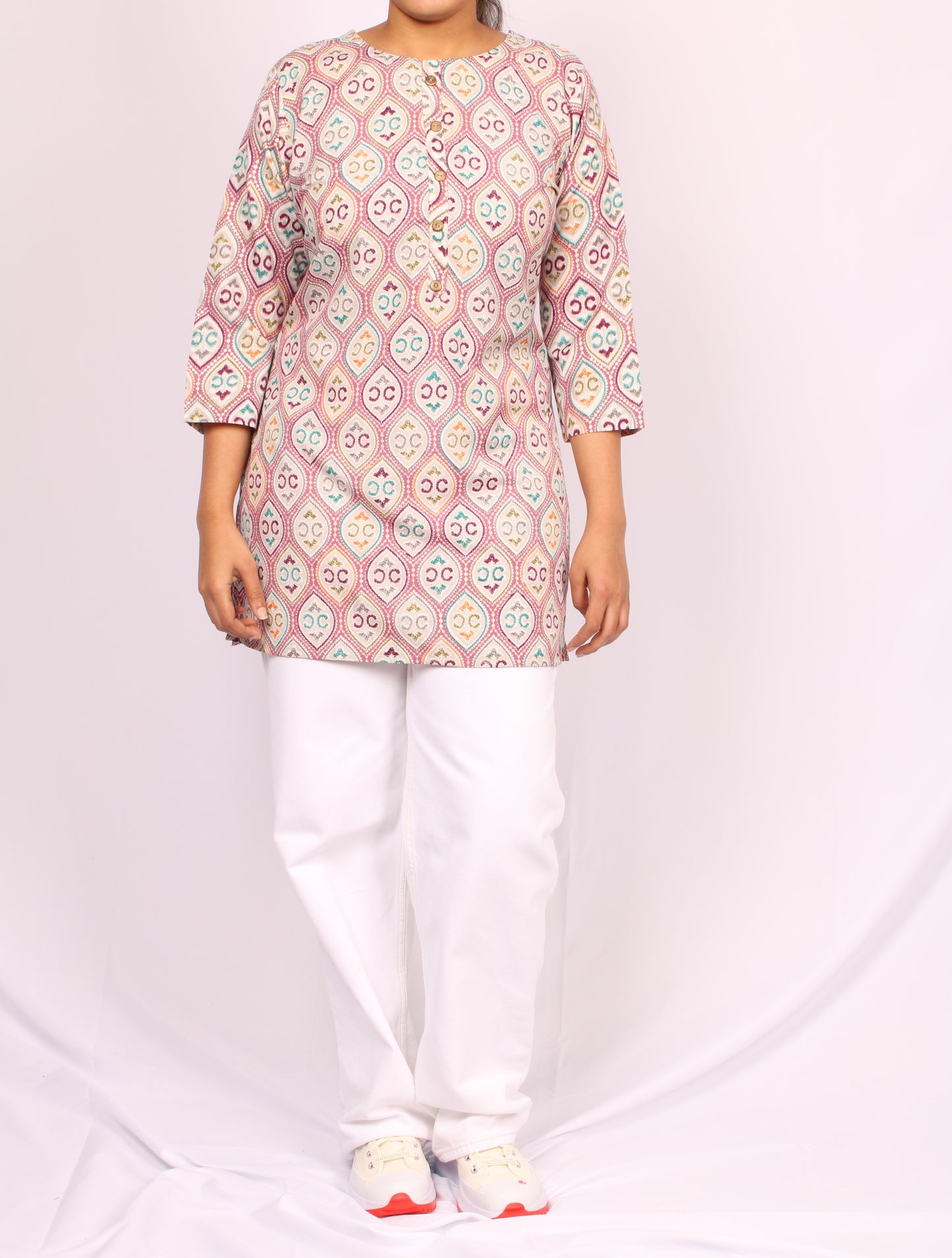 77-T- Womens Printed top- Thread work - Round Neck